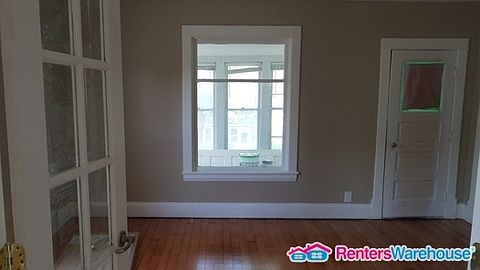 4th image of 2523 Grand St NE