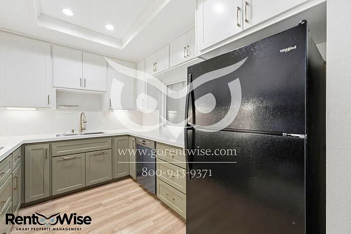 656 Cedar St #E — Photo 13
