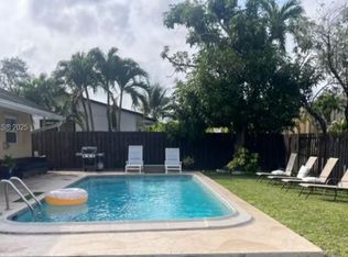 9321 NW 14th St, Hollywood, FL 33024
