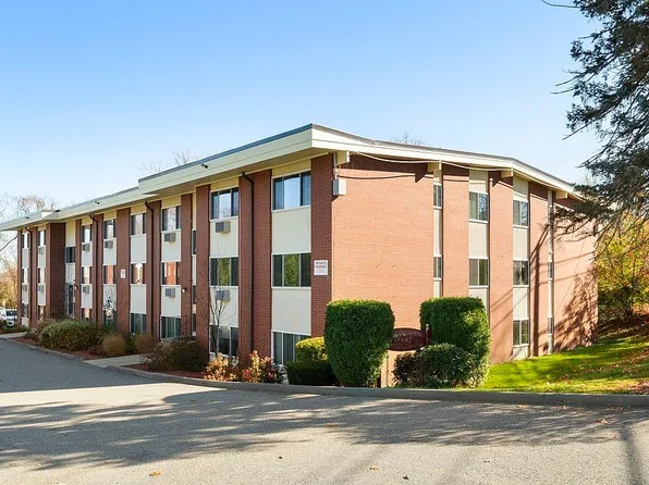 1 Continental Ct #1/3, Woburn, MA 01801