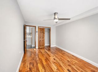 3084 30th St, Astoria, NY 11102