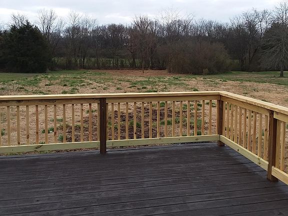 5th image of 530 Meadow View Ln