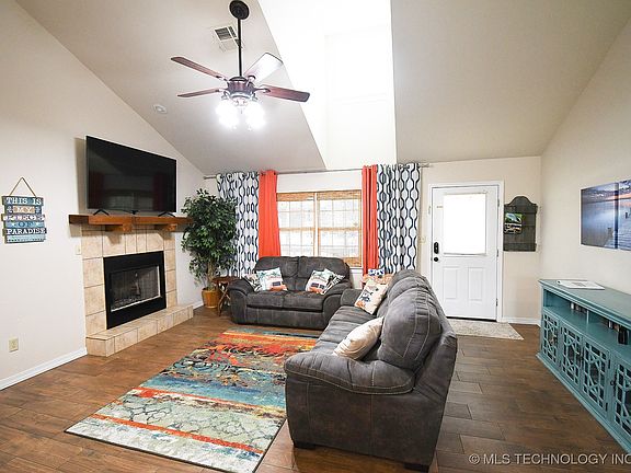 5th image of 448572 E 979th Dr