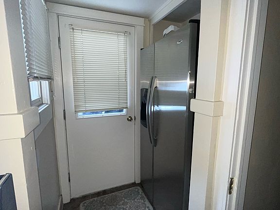 4th image of 520-522 NE Kamiaken St