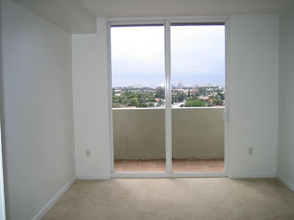 4th image of 1 Glen Royal Pkwy APT 705