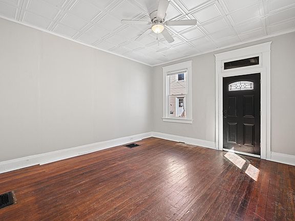 4th image of 1006 Liberty St