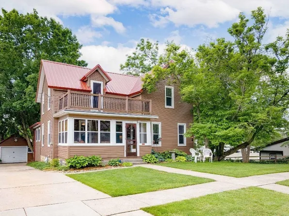 713 Washington St, Edgerton, WI 53534
