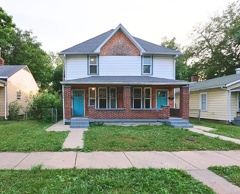 2 bed, 2.0 bath, $1,050 — Photo 1