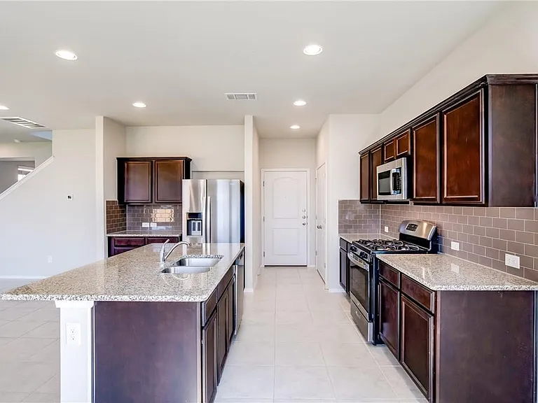 226 Trailside Ln — Photo 11