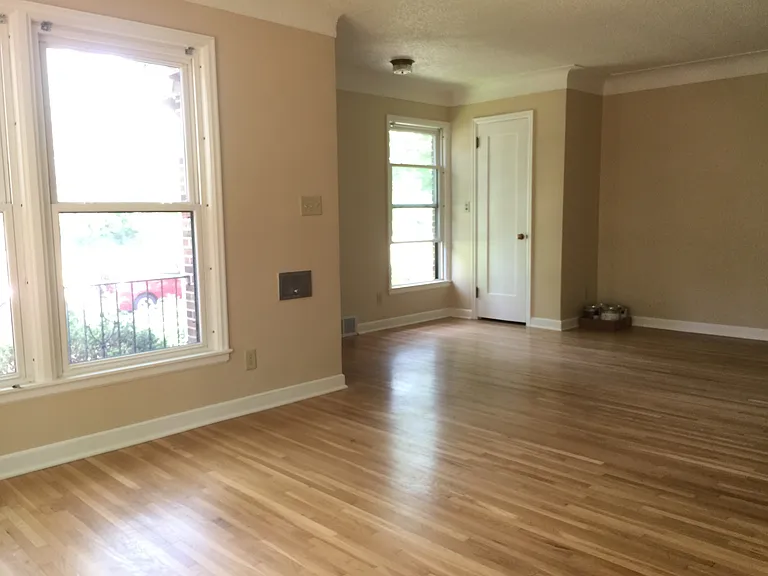 2624 W River Pkwy S — Photo 3