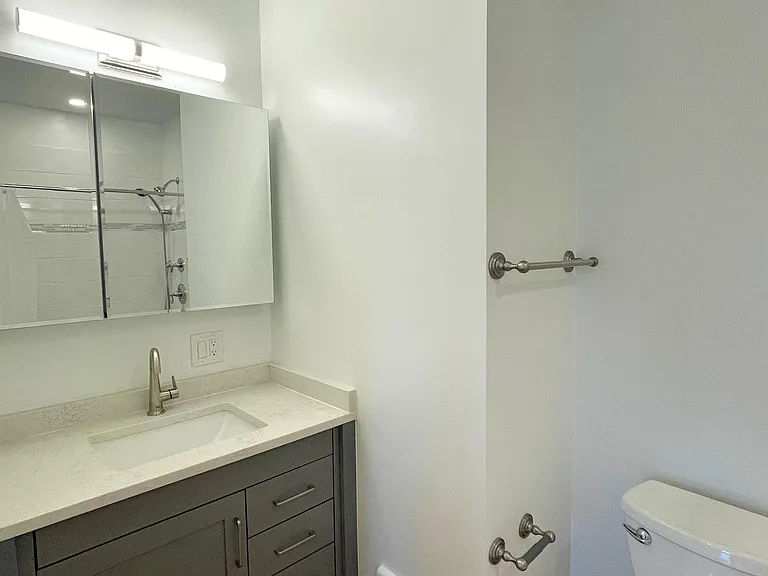 31 Green St #7 — Photo 9