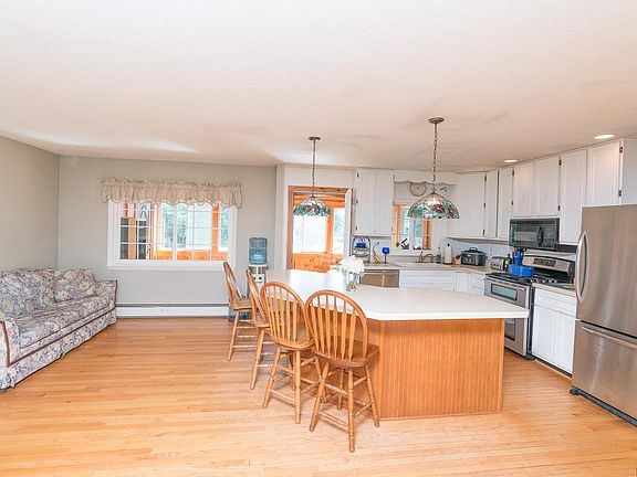3rd image of 16 Wynnefield Dr