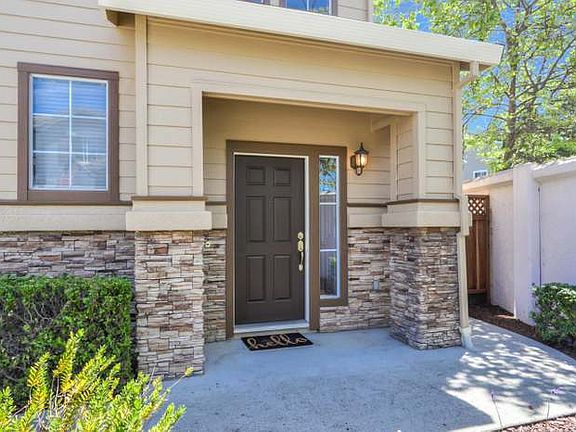 3rd image of 885 Windsor Hills Cir