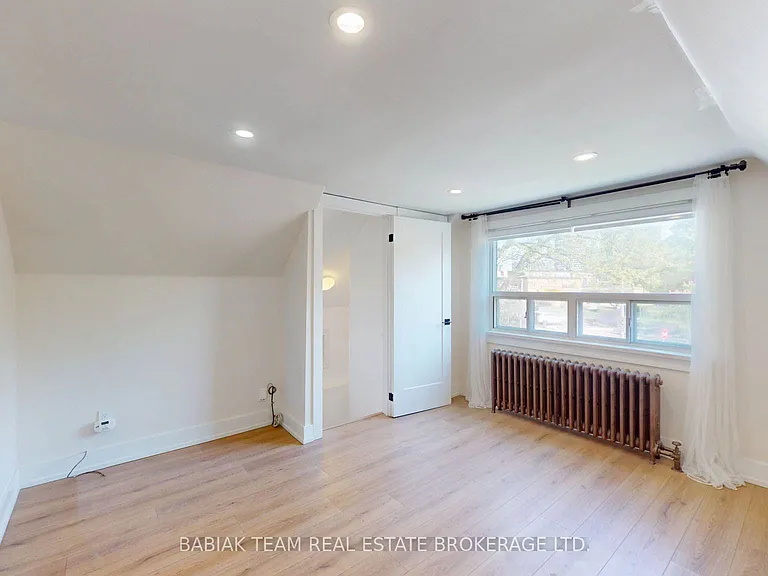 40 Alexander St — Photo 33