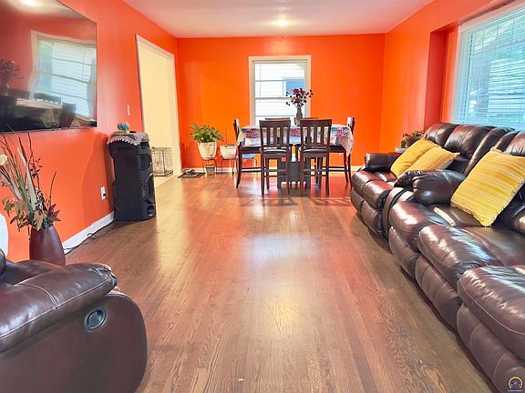 5th image of 9014 W 93rd St