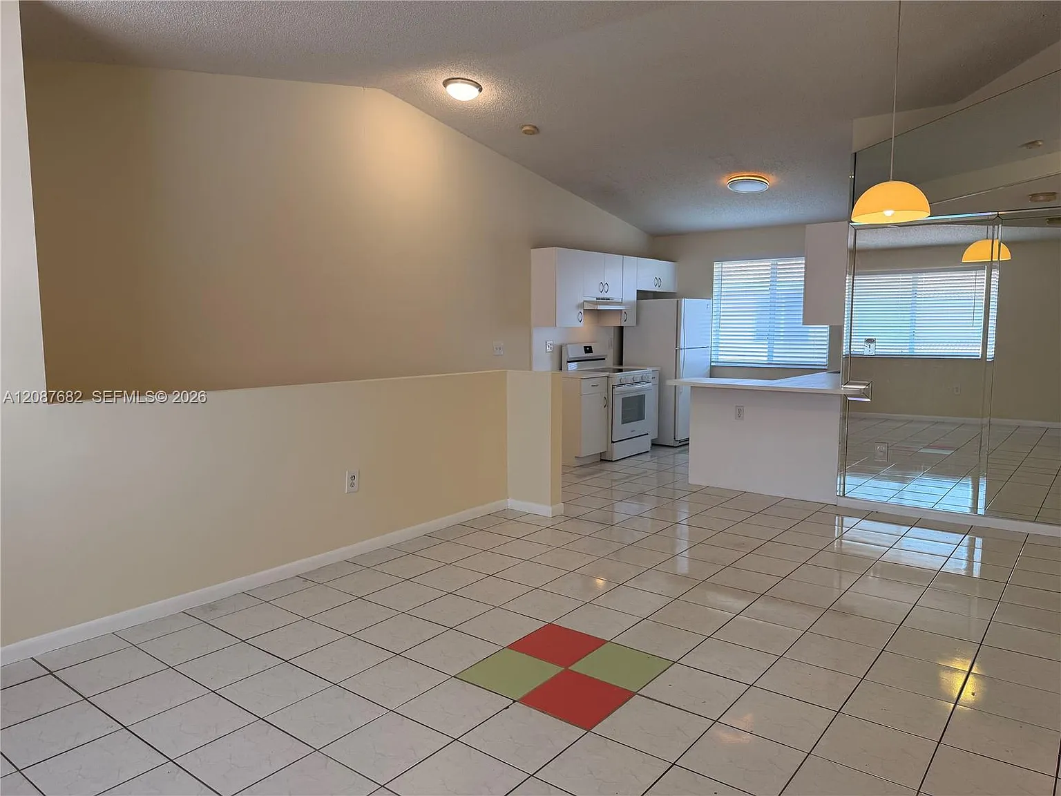 Doral Court Condo — Photo 3