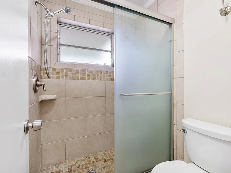 212 High Point Ter W #A — Photo 20