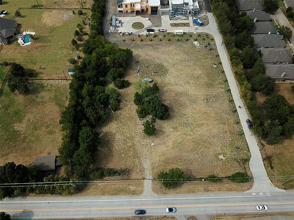 2nd image of 1301 Stacy Rd