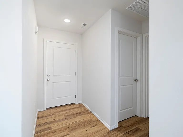 1001 Abbey Ave — Photo 5