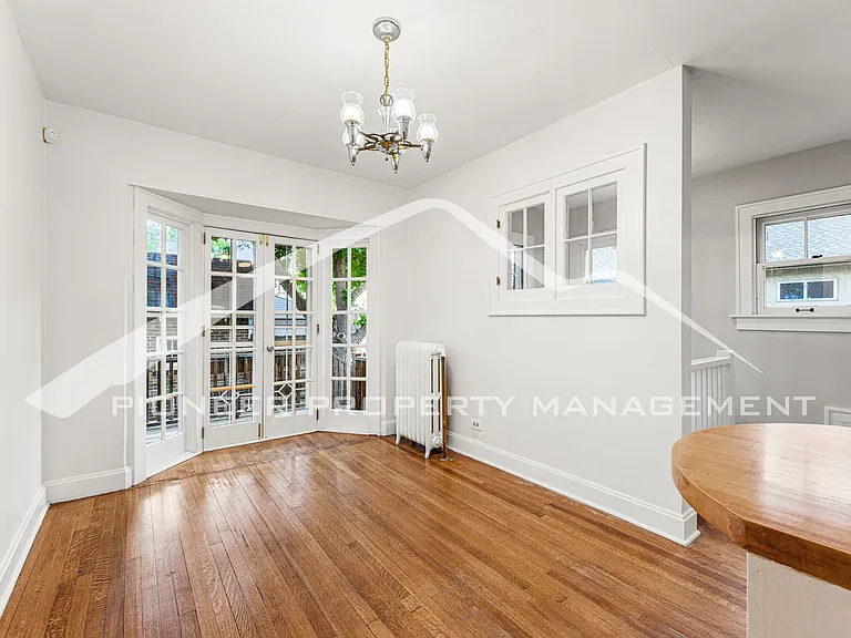2324 Stuart St — Photo 12