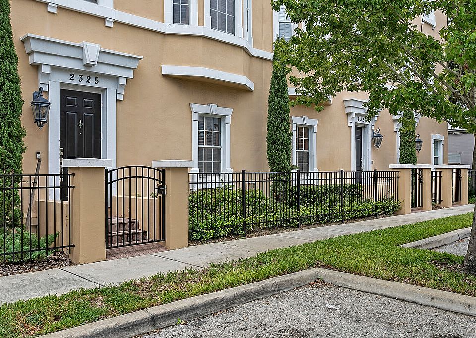 1st image of 2325 W De Leon St