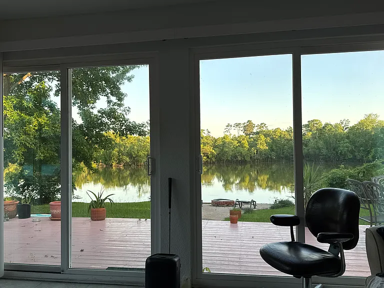 2222 Northshore Dr — Photo 2