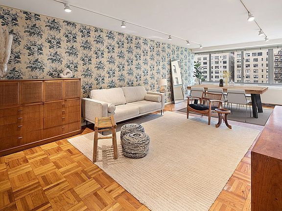 2nd image of 315 W 70th St APT 16D