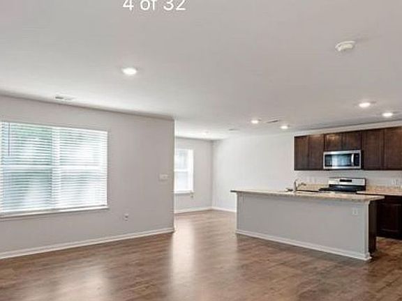 4th image of 71 Currant Cir