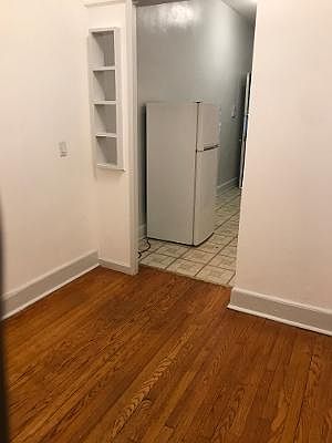 3rd image of 316 W 105th St
