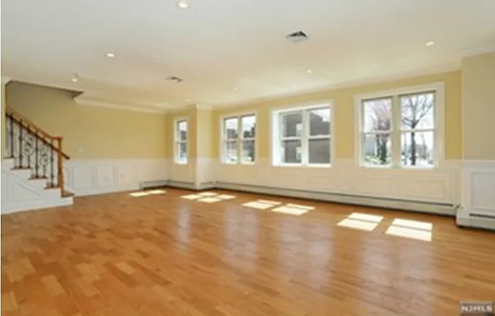 452 Grand Ave #B — Photo 5