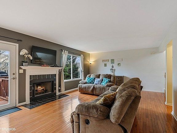 2nd image of 343 Stevens Ct