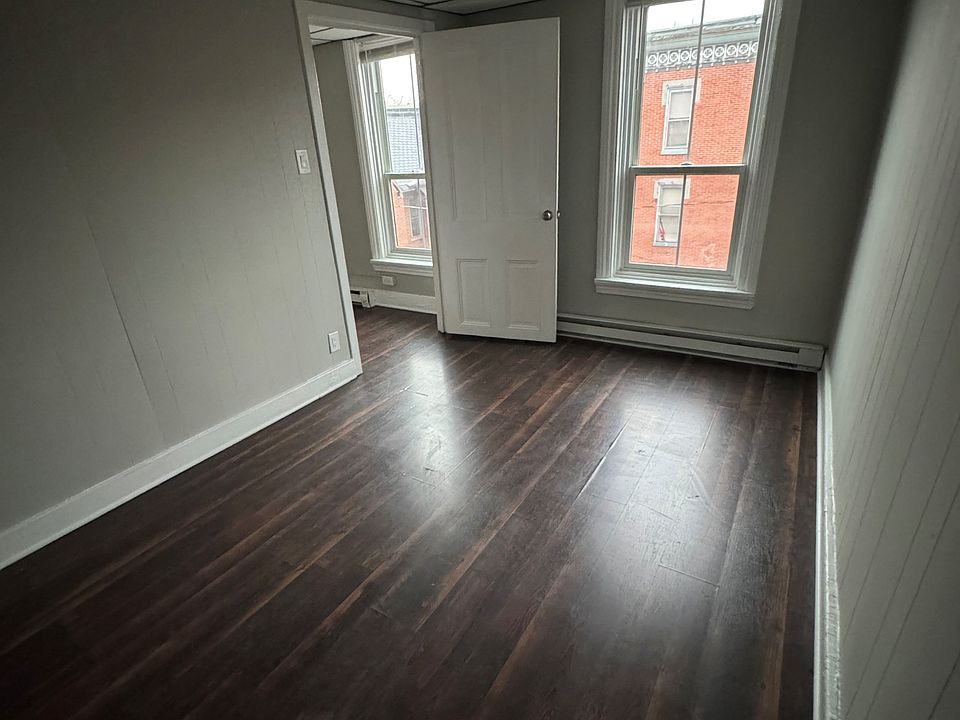 1st image of 257 Cumberland St APT 3