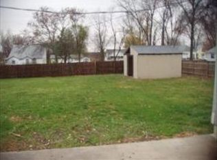 406 S 3rd St, Gower, MO 64454