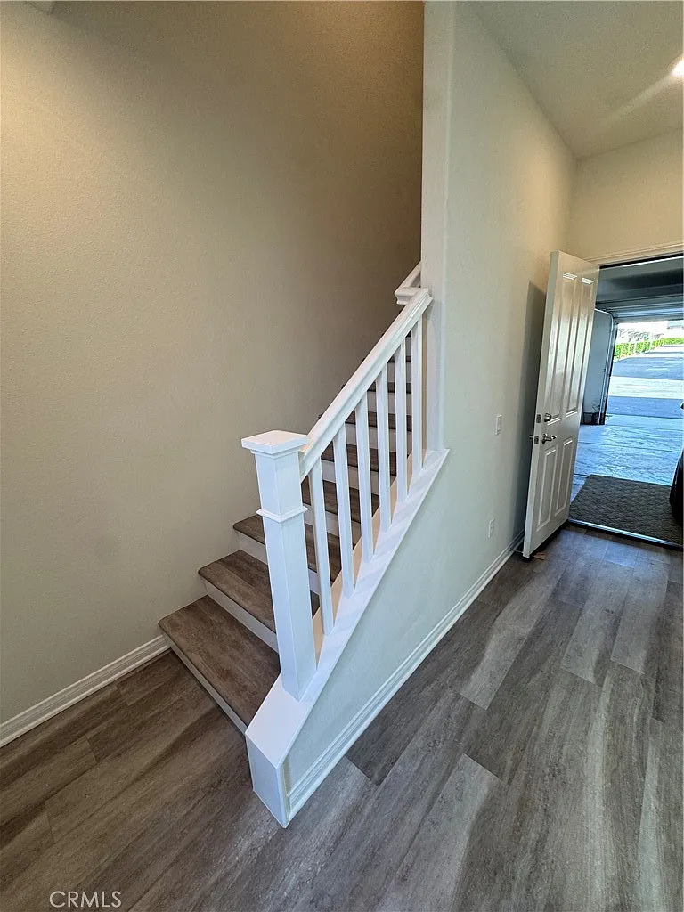 3 bed, 1800 sqft, $4,295 — Photo 4