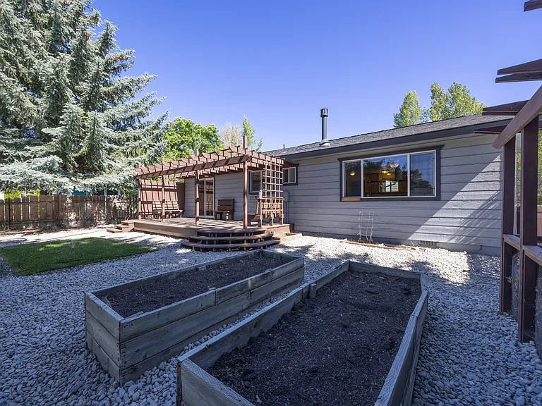 Enjoy your low maintenance backyard with loads of privacy
