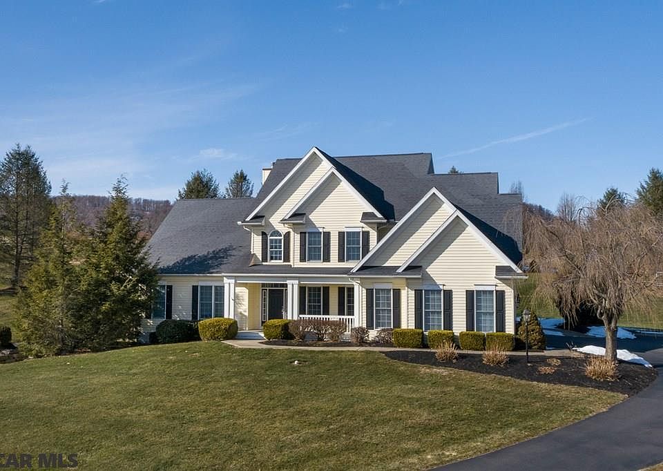 1st image of 184 Skytop Ln