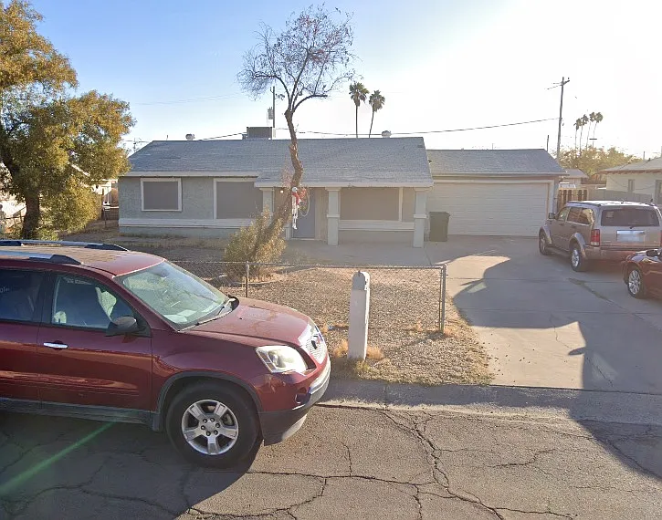 1406 N Cameron Ave — Photo 1