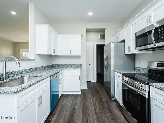 3rd image of 1151 Scarlet Oak Road