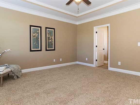 5th image of 729 Fontana Dr