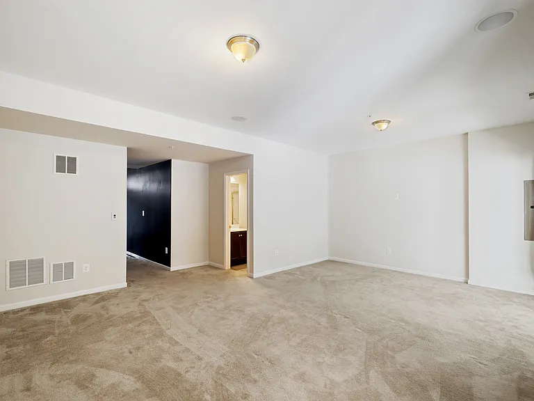 4901 Forest Pines Dr — Photo 32