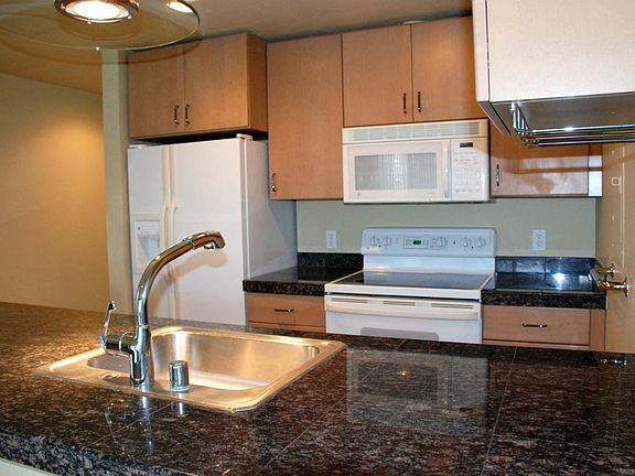 3rd image of 2214 14th Ave W APT 2