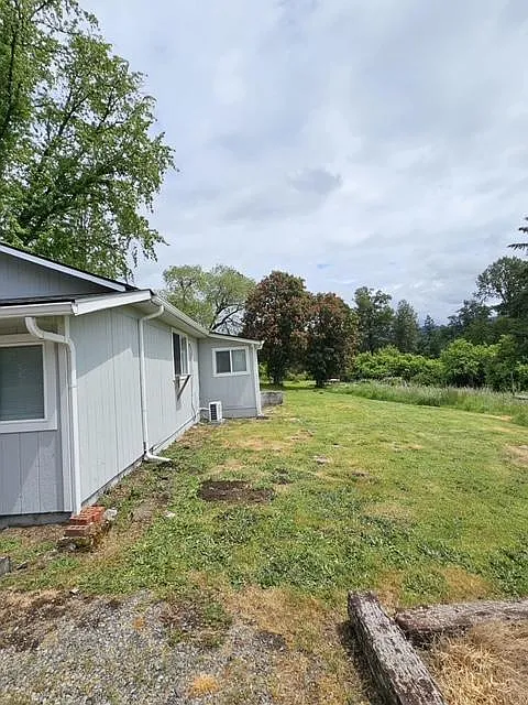 150 NE 4th Ave — Photo 4