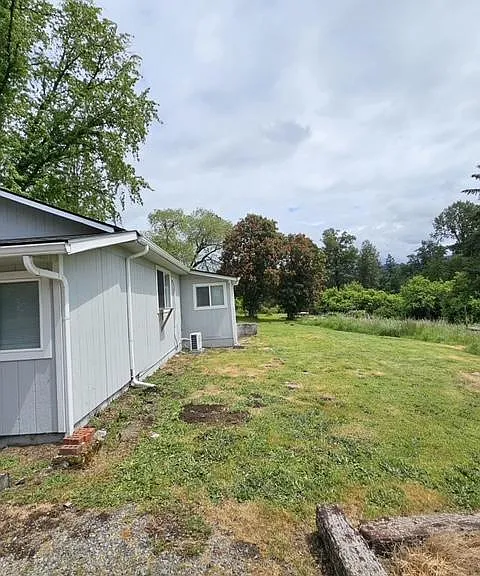 150 NE 4th Ave — Photo 4