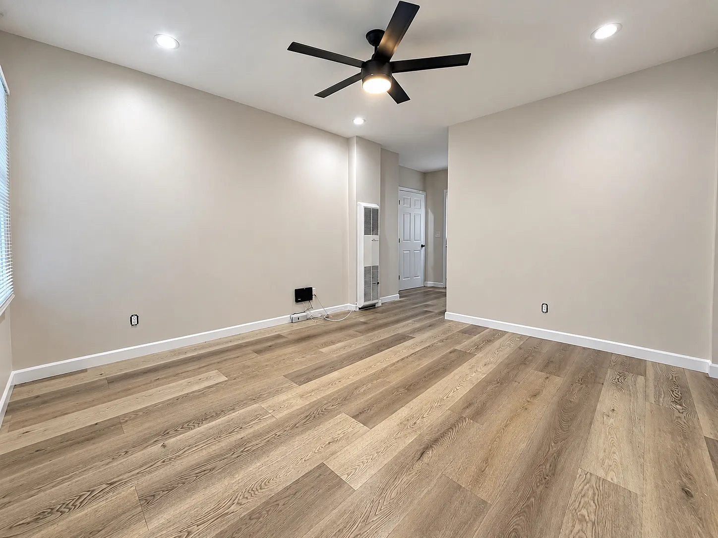 Studio, 400 sqft, $1,995 — Photo 2