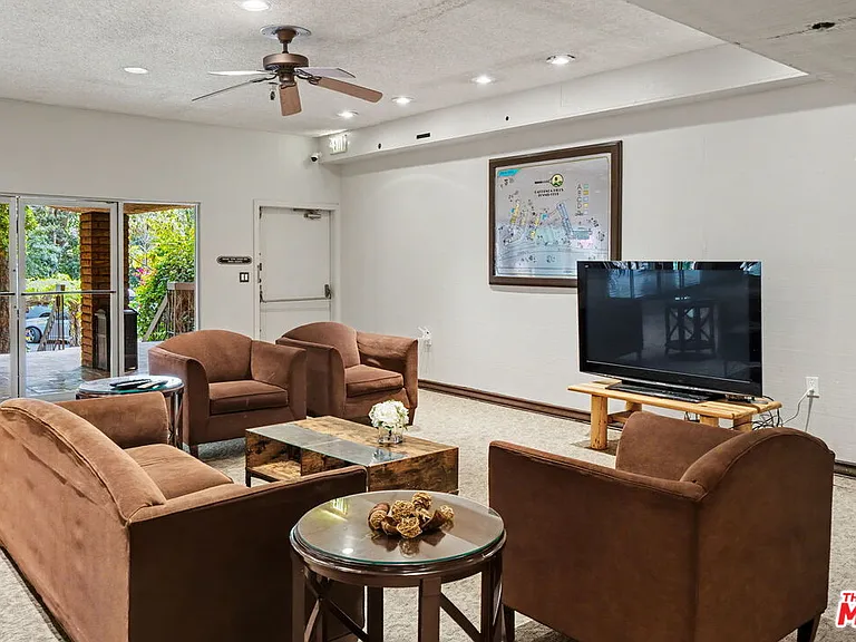 2700 Cahuenga Blvd #1203 — Photo 30