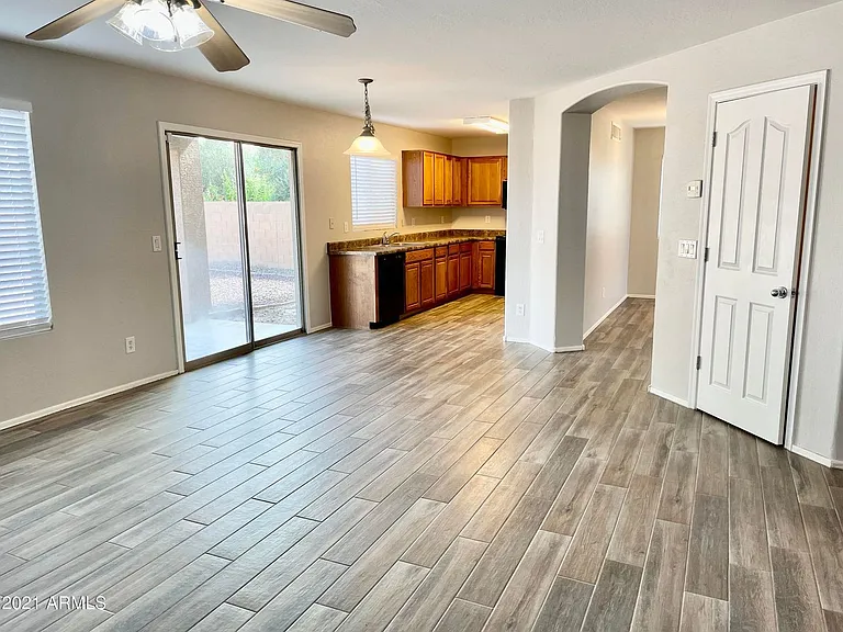 9820 W Pioneer St — Photo 17