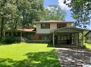 911 Wisteria Ln, Gadsden, AL 35901