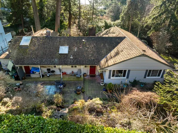 4028 Rose Cres, West Vancouver, BC V7V 2N7