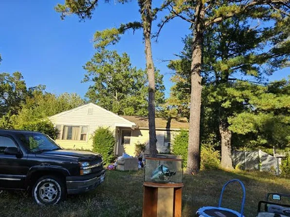 5 Morin Dr, Easthampton, MA 01027