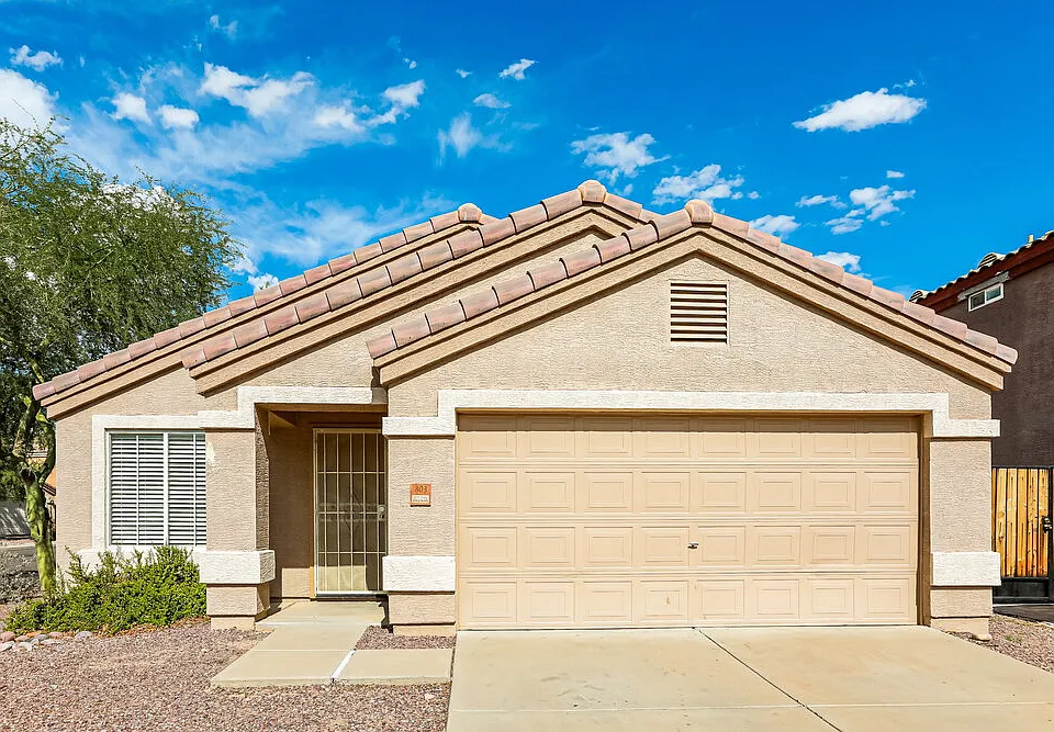 803 S Chatsworth